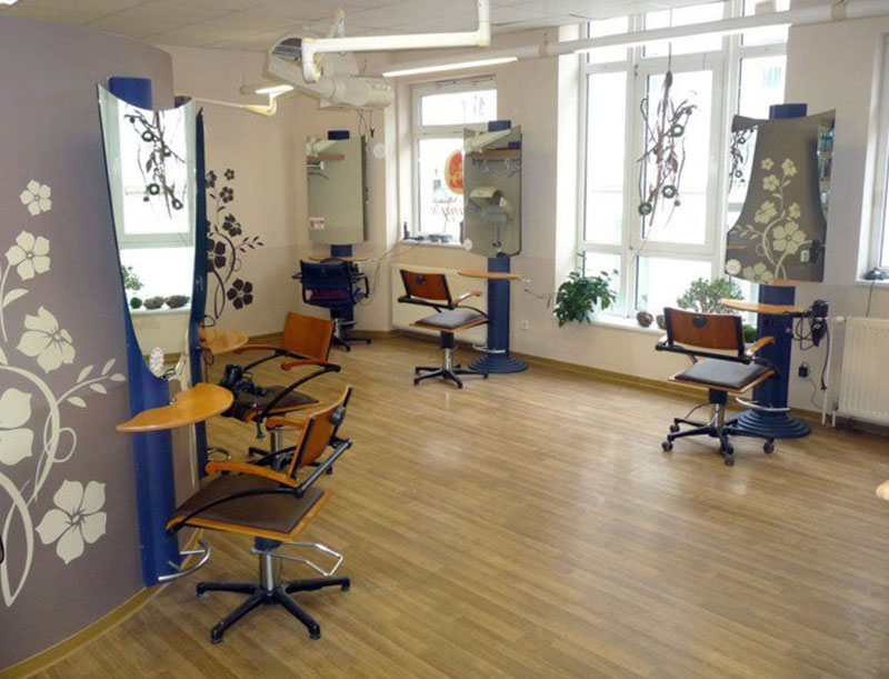 Friseursalon - Salon "𝓓𝓪𝓷𝓷𝔂'𝓼" in Wismar - Ihr Friseur und Beauty-Experte