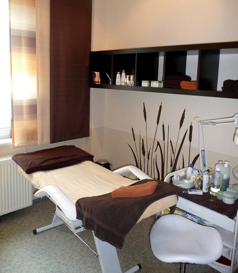 Kosmetikstudio - Salon "𝓓𝓪𝓷𝓷𝔂'𝓼" in Wismar - Ihr Friseur und Beauty-Experte